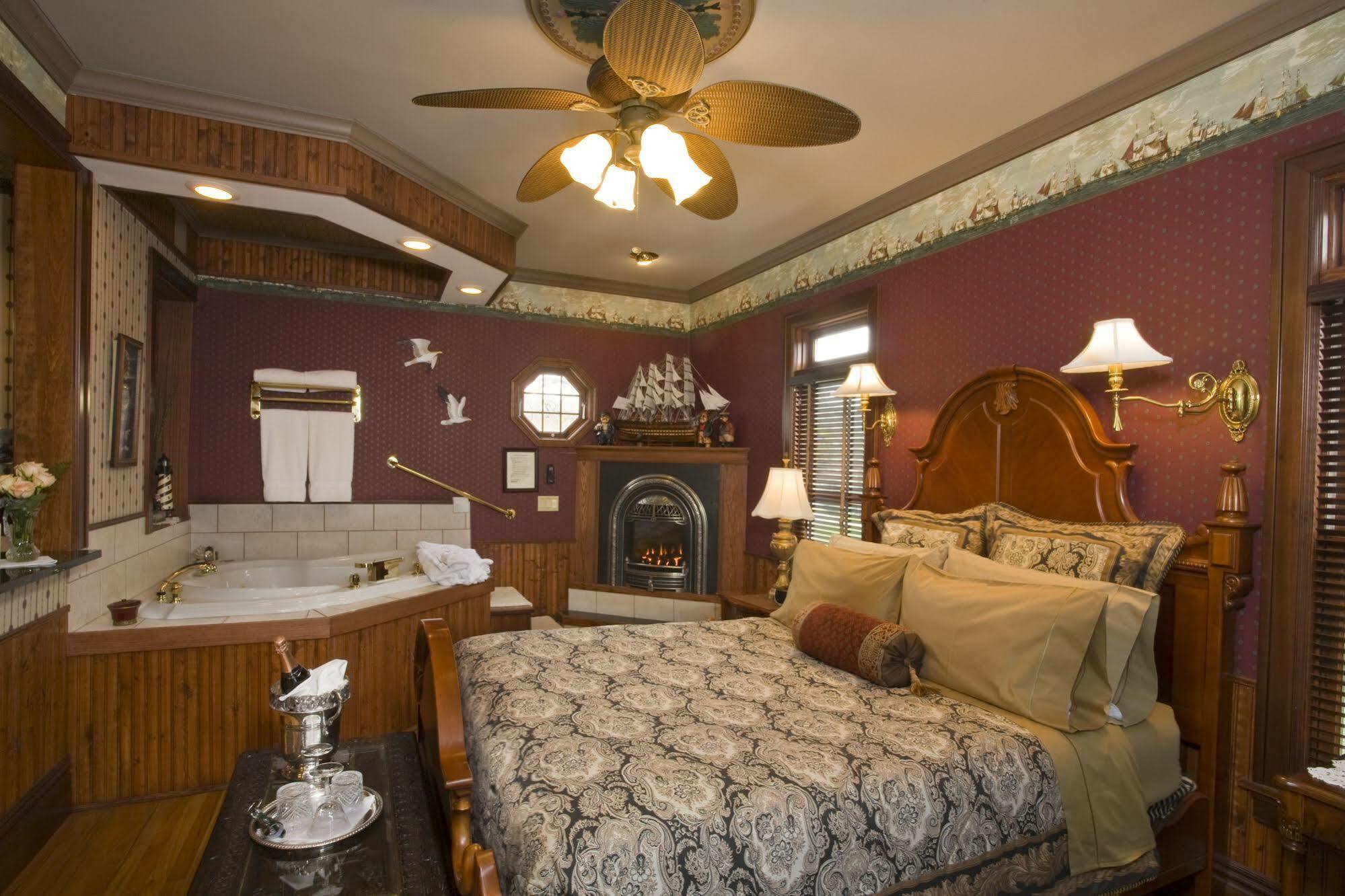 Port City Victorian Inn Muskegon Bagian luar foto