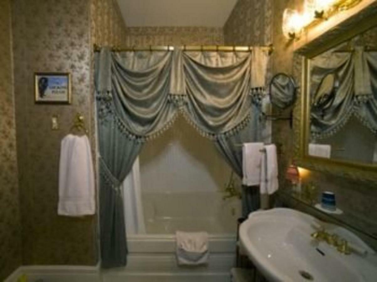 Port City Victorian Inn Muskegon Ruang foto